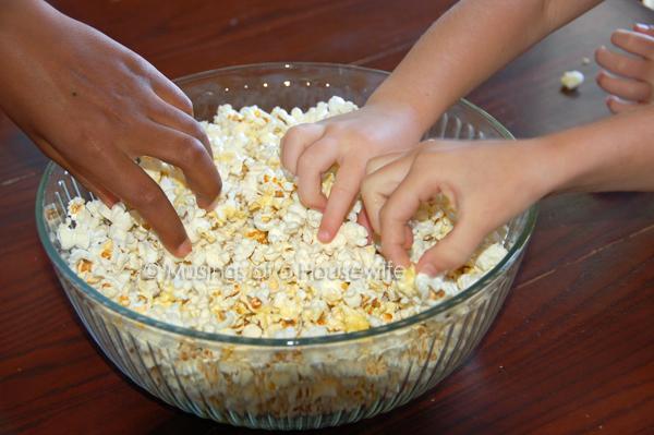 popcorn-hands