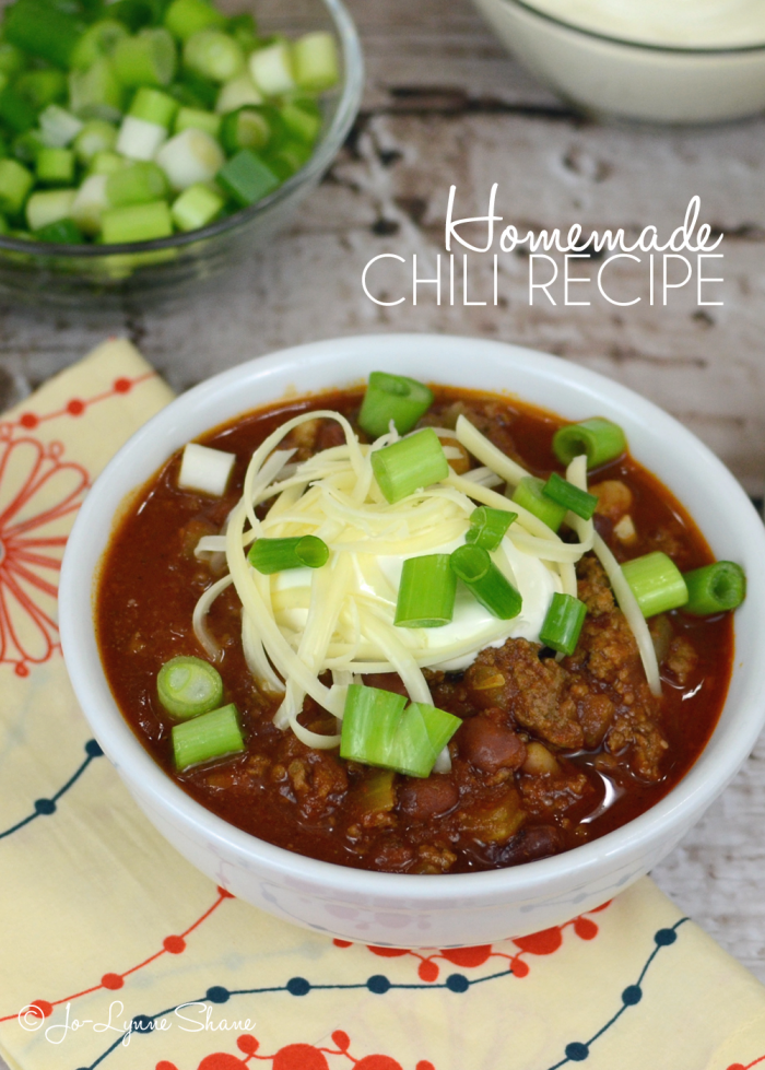 Homemade Chili Recipe: this recipe has been in our family for years. Delicious and ready in an hour!