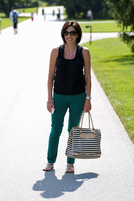 how to wear green skinny jeans