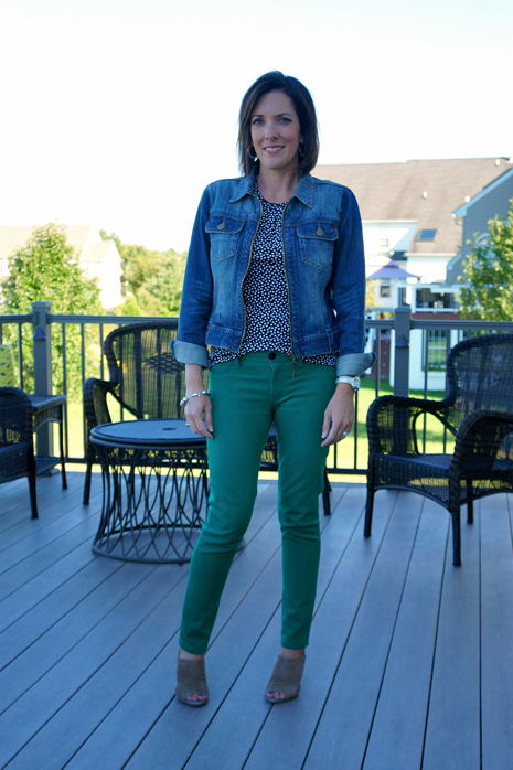 how-to-wear-green-jeans