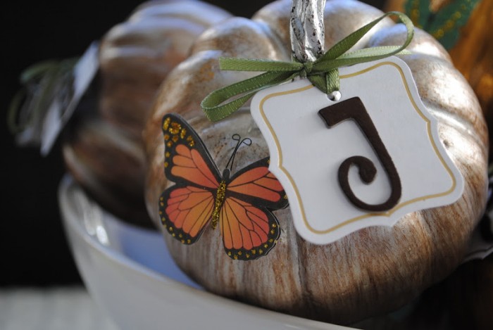 Thanksgiving Craft Idea: DIY Place Cards for your Thanksgiving Table