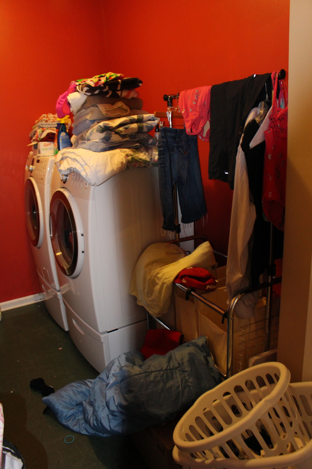 laundry room before-3