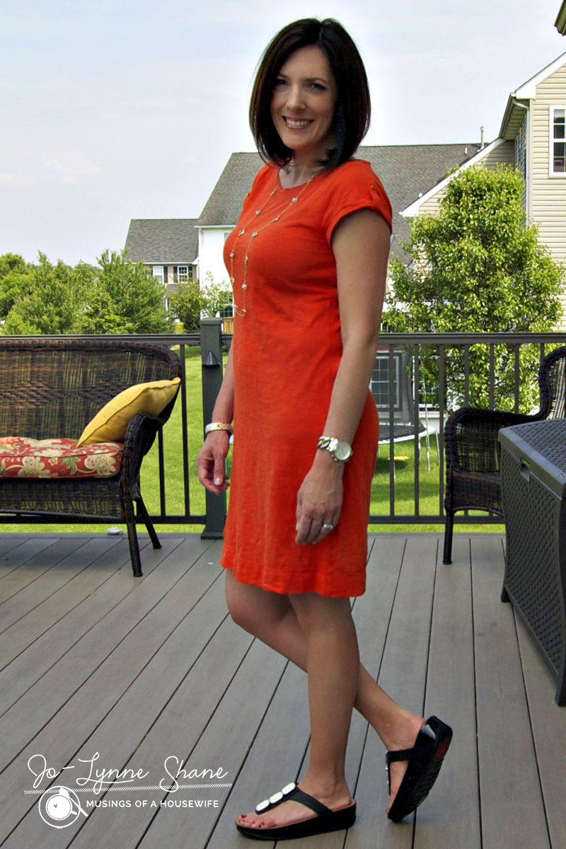 orange-dress-with-fit-flops
