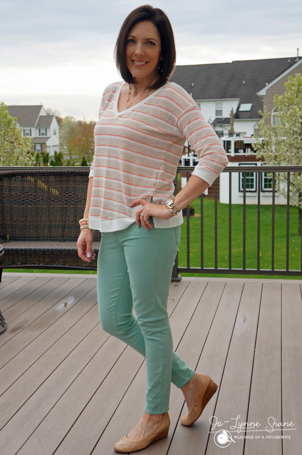 how-to-style-mint-jeans