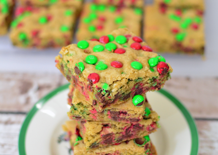 Festive M&M Bars: This easy holiday dessert recipe is a hit with kids and adults alike. Soft, moist, chewy, delicious. Perfect for a cookie swap or holiday gift giving.