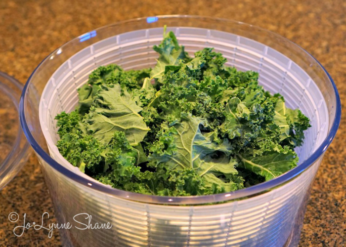 kale-in-salad-spinner