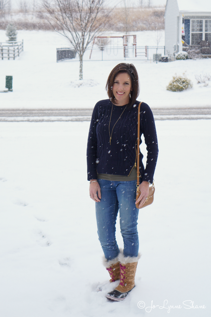 snowy-day-outfit-for-moms