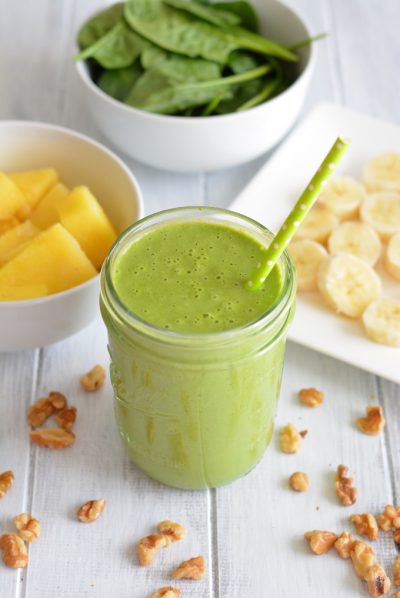 Healthy Breakfast Smoothie Recipes: Simple Green Smoothie + 9 more!
