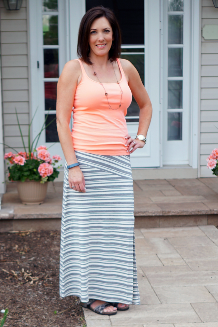 Fashion for Women Over 40: How to wear a maxi skirt and other casual spring outfit ideas