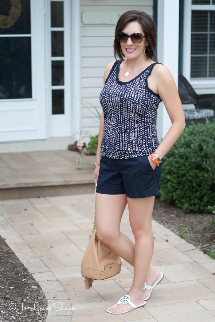 Moda Over 40: Navy and White Shorts and Tank