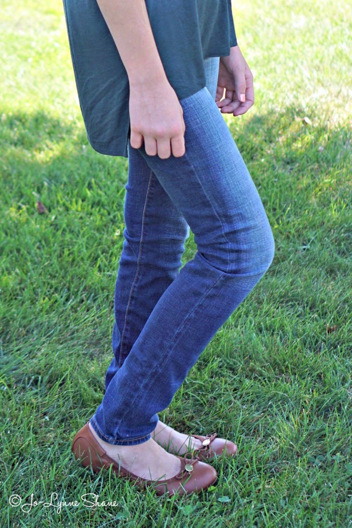 She's too cool for middle school in her new jeans from @americaneagle. AD #aeostyle