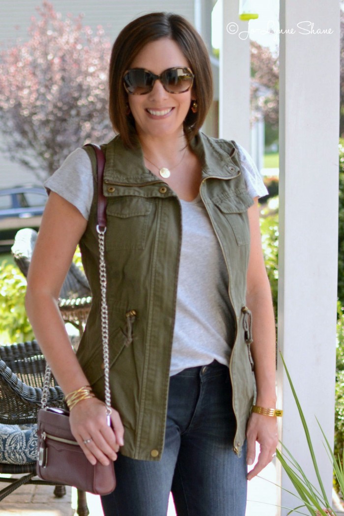 26 Days of Fall Outfit Ideas: utility vest + grey tee + skinny jeans