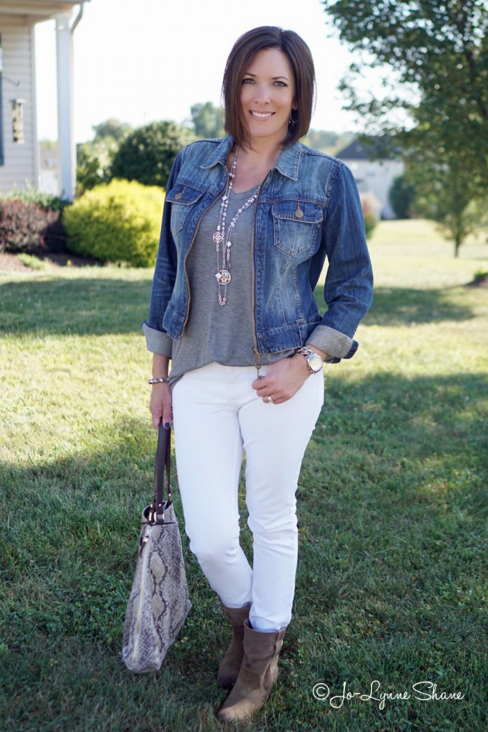 How to Wear White Jeans for Fall