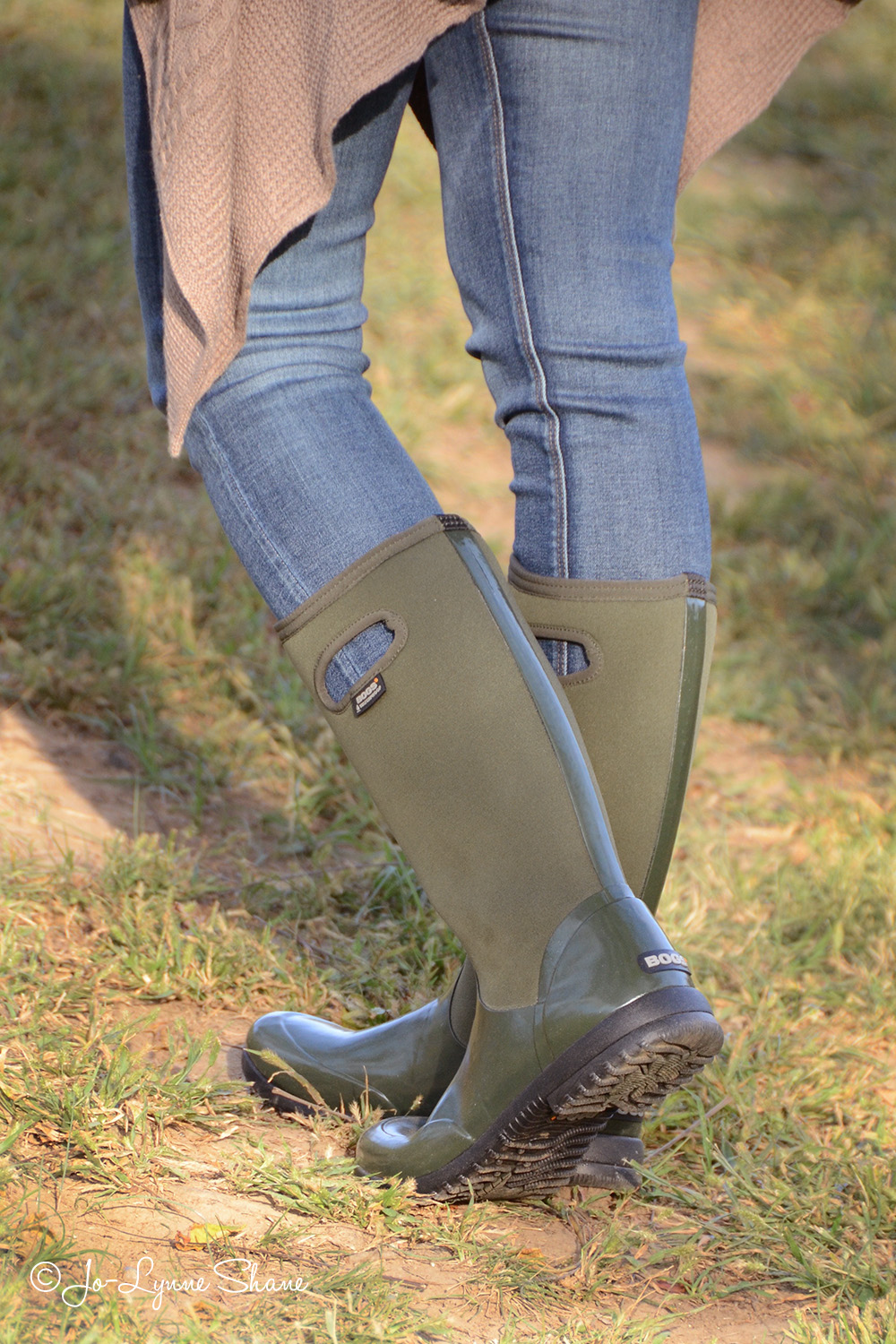 These outdoor boots from @bogsfootwear are waterproof and insulated. They're the perfect grab-and-go-outside boot that won’t sacrifice your sense of style. #LiveYourStyle