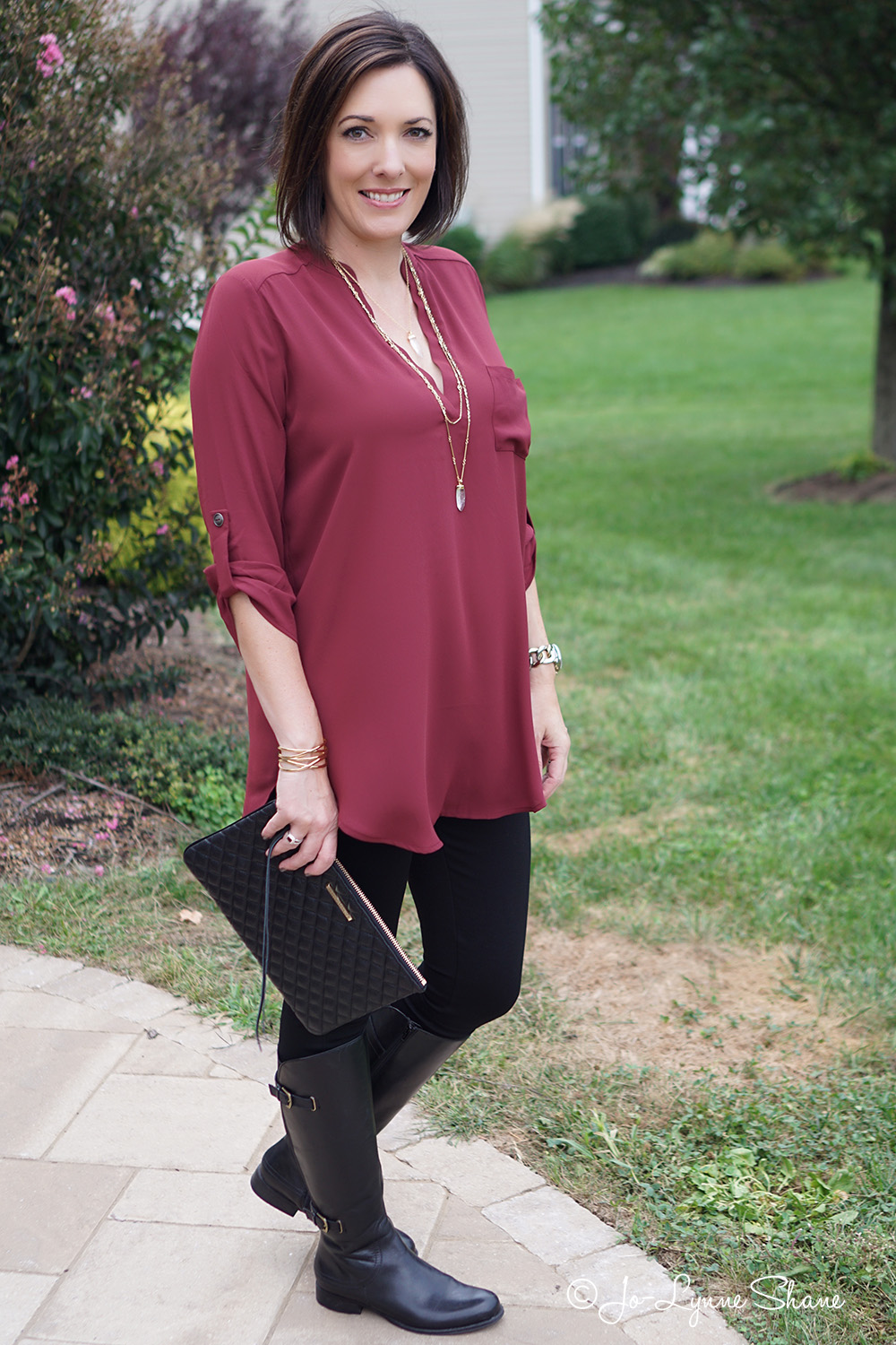 Fashion Advice for Women Over 40: How to Wear Leggings with a Tunic Blouse
