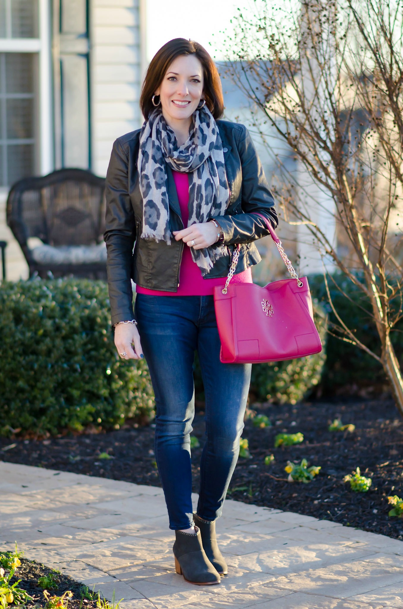 Easy and Chic Outfit Formula for Women Over 40: bright cashmere sweater with skinny jeans, ankle boots and a moto jacket. Throw on a scarf and carry a great bag!