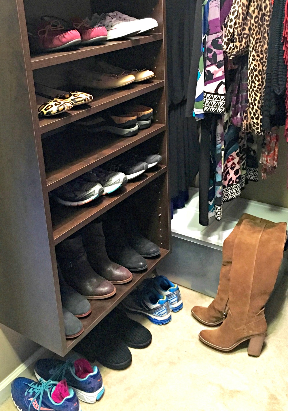 shoe shelves bottom