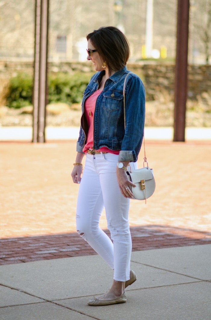 Spring Outfit Inspiration: Coral T + White Skinnies w/ Denim Jacket & Nude Flats