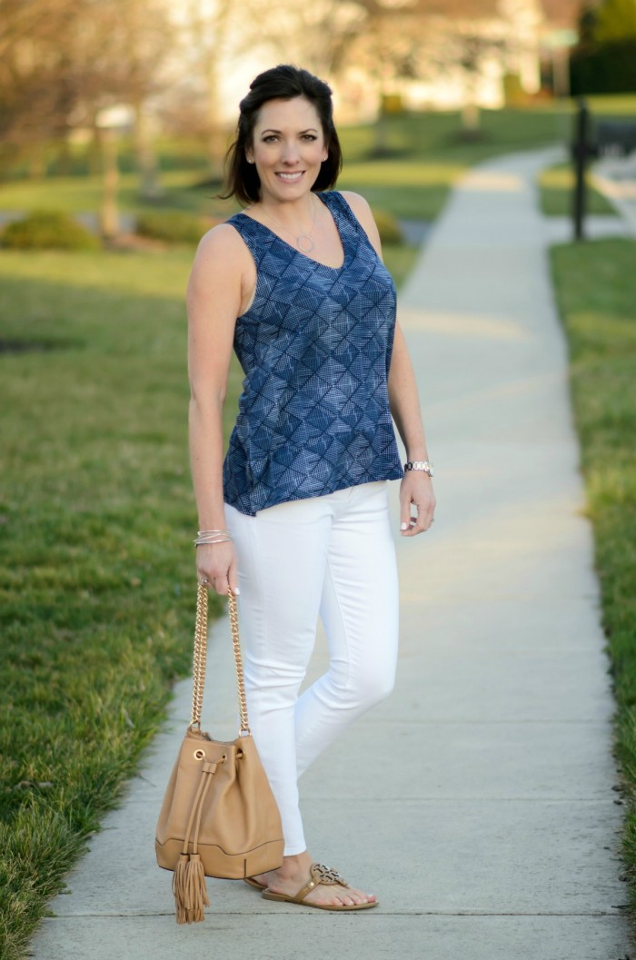 Spring fashion with this relaxed split hem printed top from Old Navy! Throw it on with white jeans and your favorite neutral sandals for an easy daytime look. 