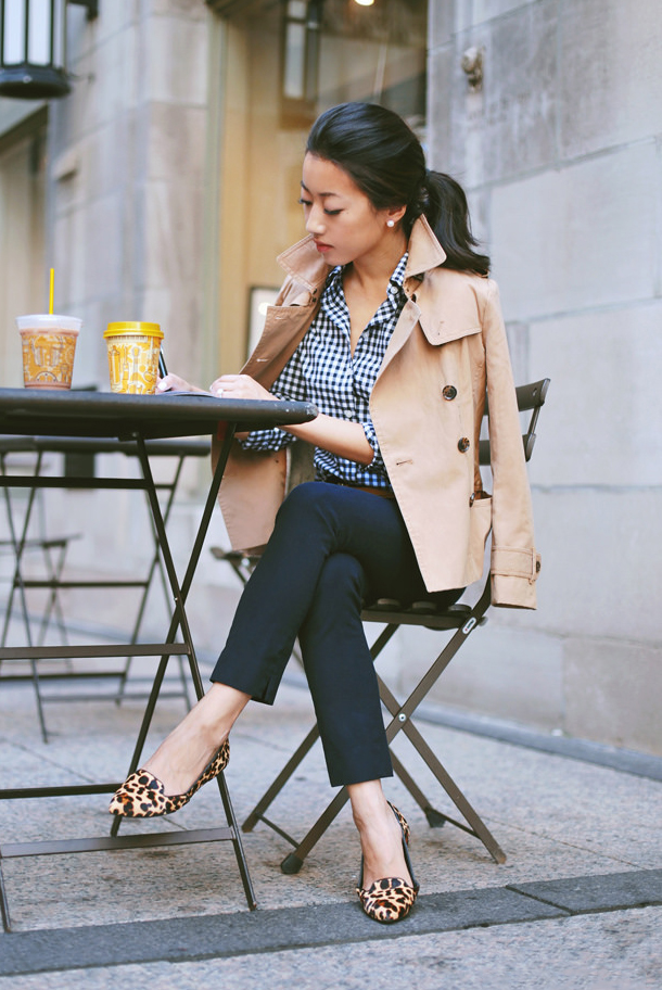 summer outfit ideas for work: classic trench over navy and white with leopard shoes