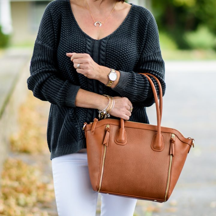 white jeans outfit for fall