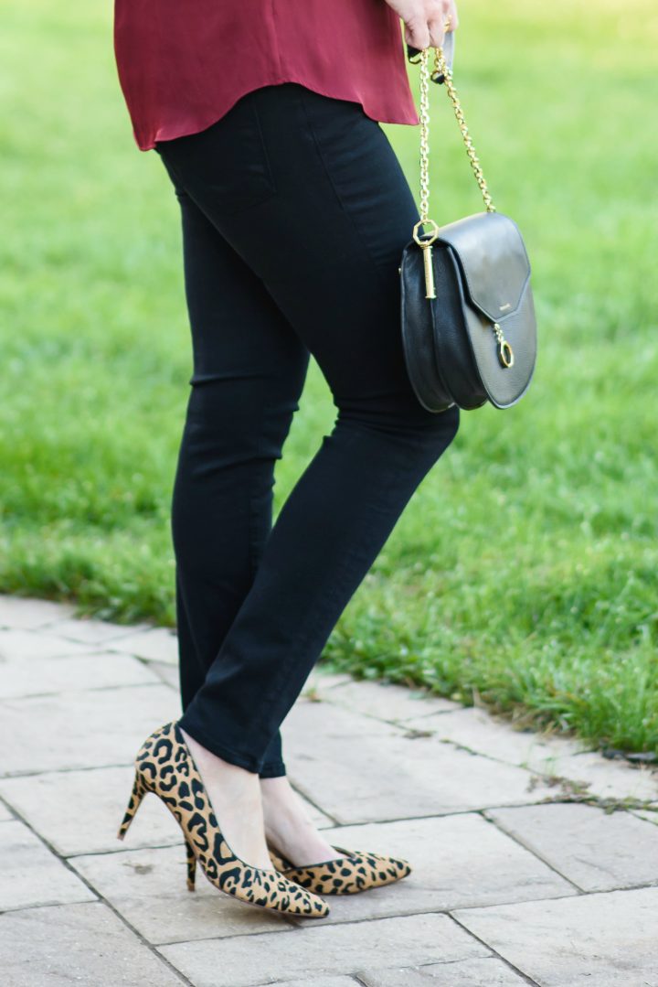 These Frame 'Le Color' Skinny Jeans in Film Noir are super flattering and perfect for paring with leopard heels!
