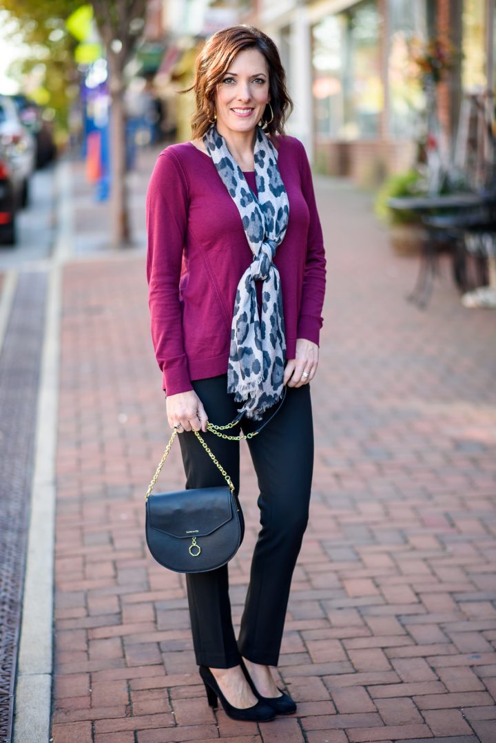 This Fall Work Wear Outfit features the uber flattering LOFT Scuba Skinny Pants and Stitched Tunic Sweater. I topped it off with a gorgeous leopard scarf!