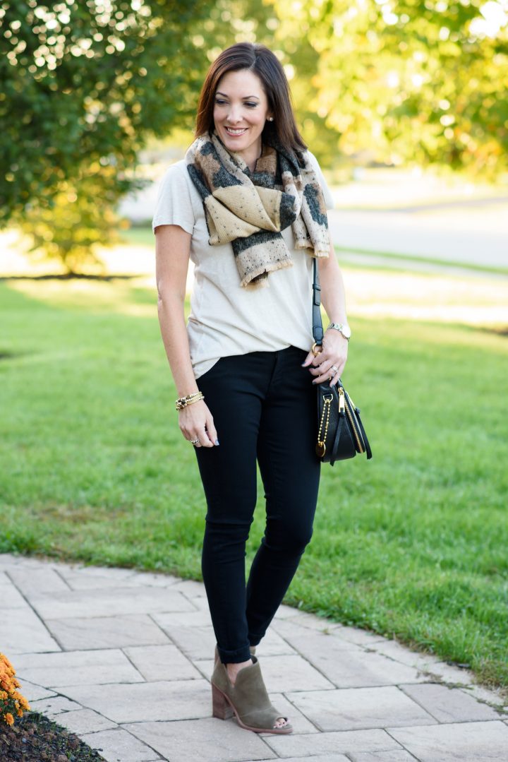 leopard-scarf-black-jeans-4