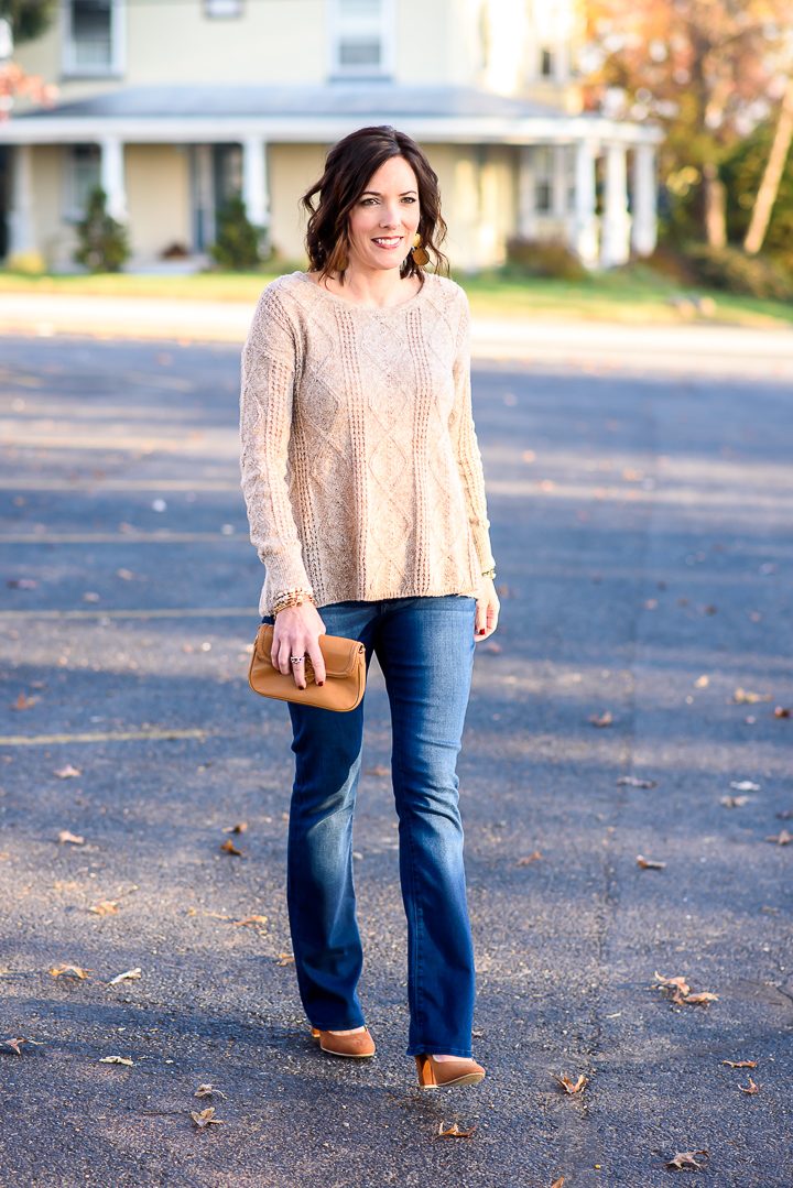 Thanksgiving Outfit Idea: oatmeal textured sweater with bootcut jeans and cognac suede pumps
