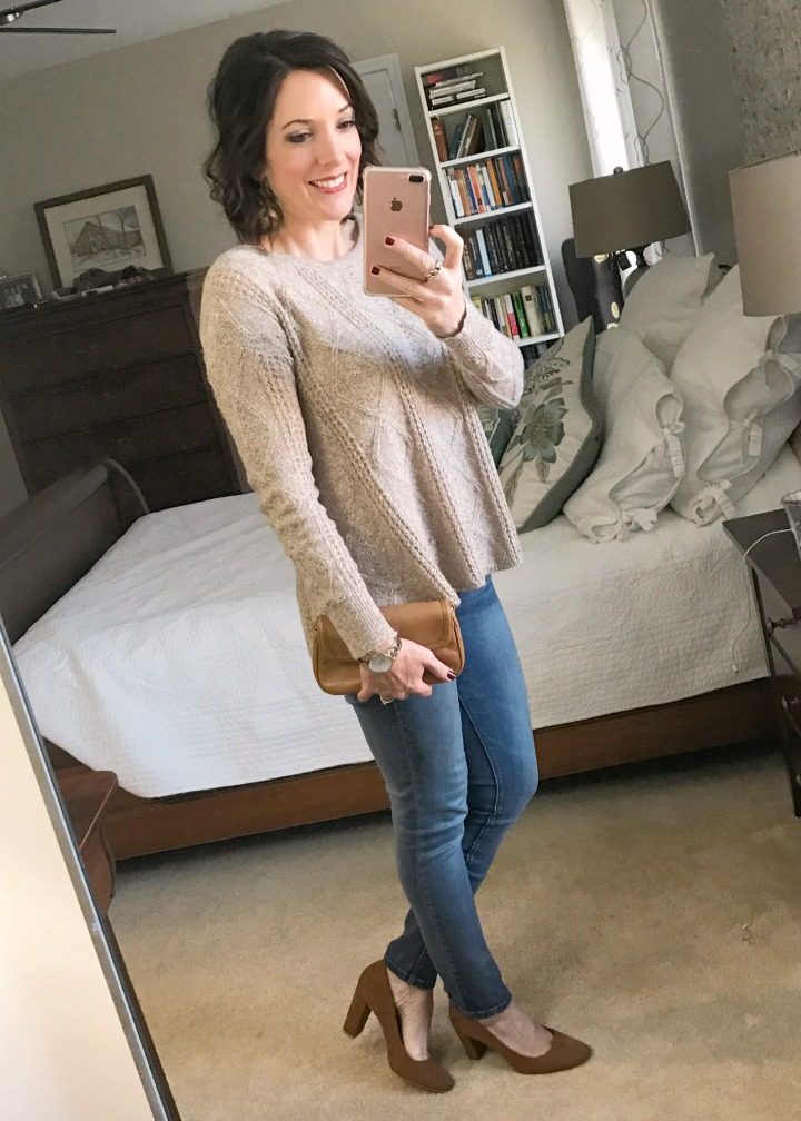 Thanksgiving Outfit Idea: oatmeal textured sweater with skinny jeans and cognac suede pumps