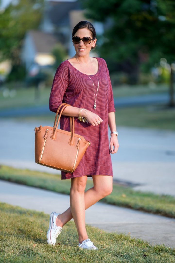 how to wear converse shoreline with a casual dress