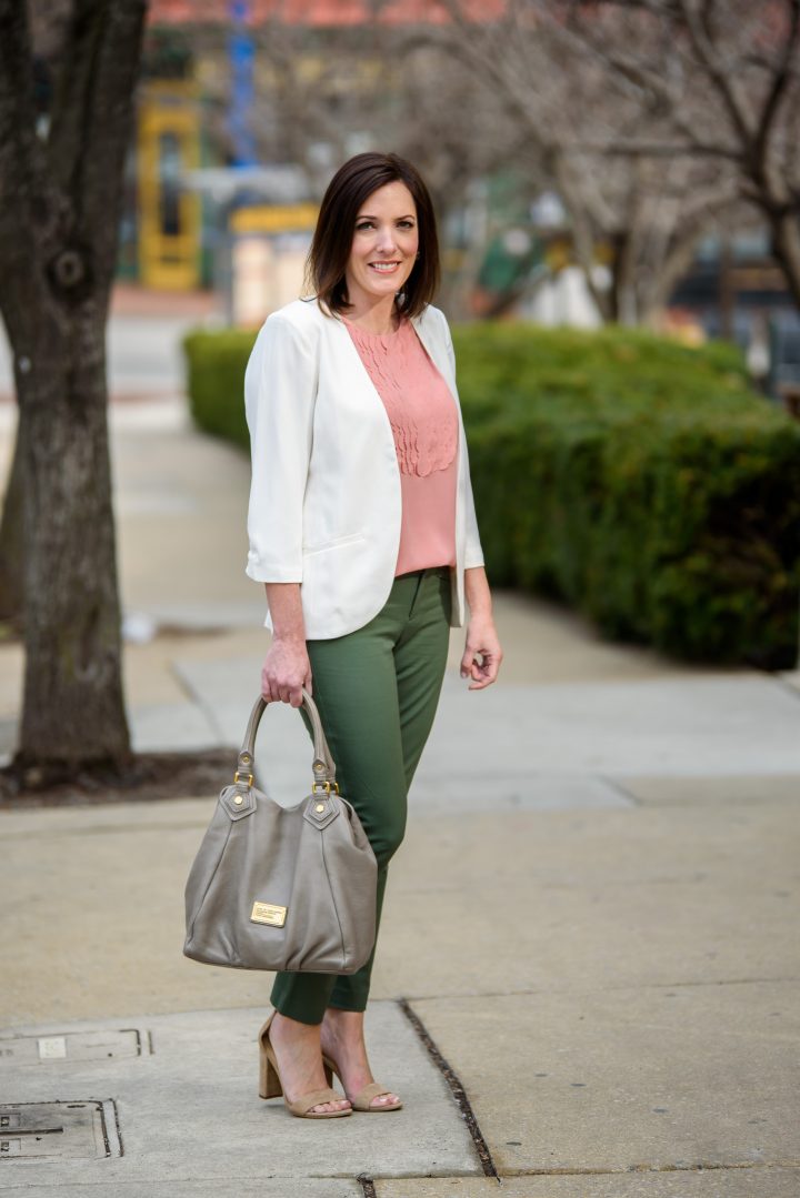 spring work wear outfit featuring jungle green Gap bi-stretch skinny ankle pants, blush Banana Republic scallop front top, and white Chelsea28 crepe collarless blazer