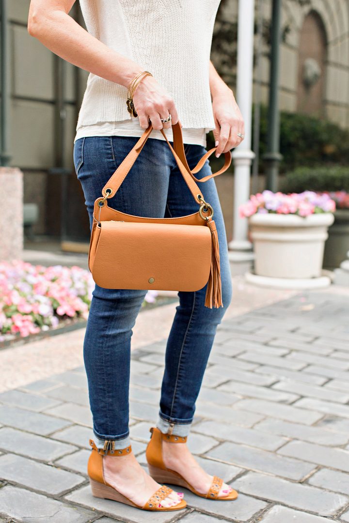 Teaming up with Lucky Brand to share a casual spring outfit featuring their Brooke legging jeans, mixed stitch sweater, and Jorey wedge sandals.