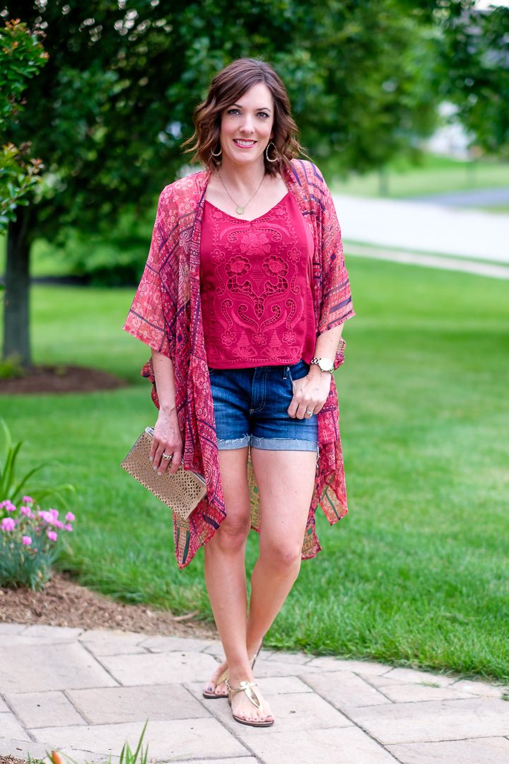 kimono outfit with denim shorts and embroidered tank -- a stylish street chic summer outfit for your summer style inspiration! 